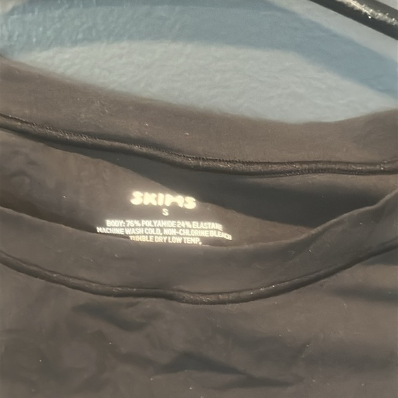 Skims T-Shirt Bodysuit Size Small - Picture 2 of 4